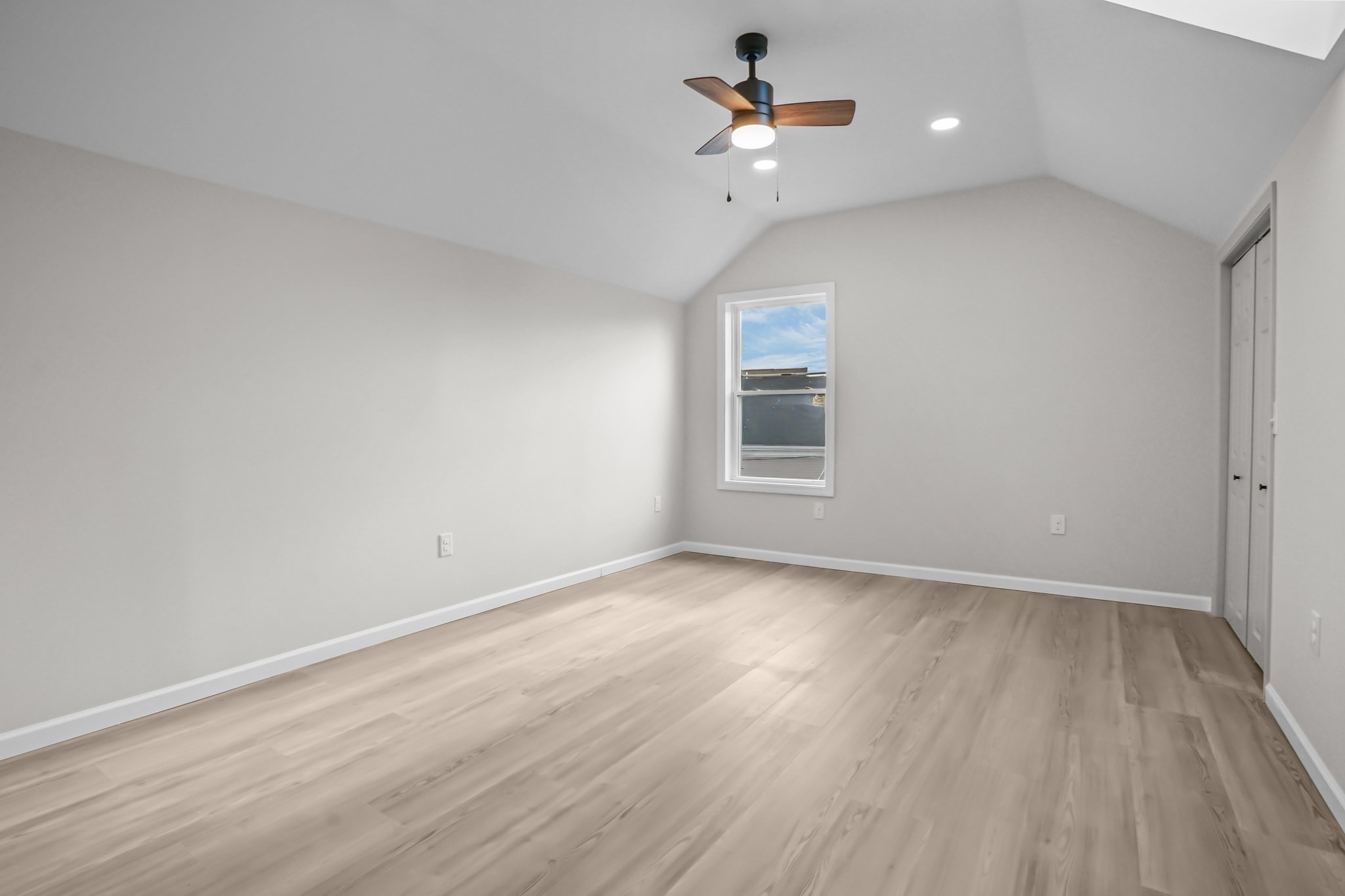 53 Comstock Av, Providence, RI 02907 - Image 36