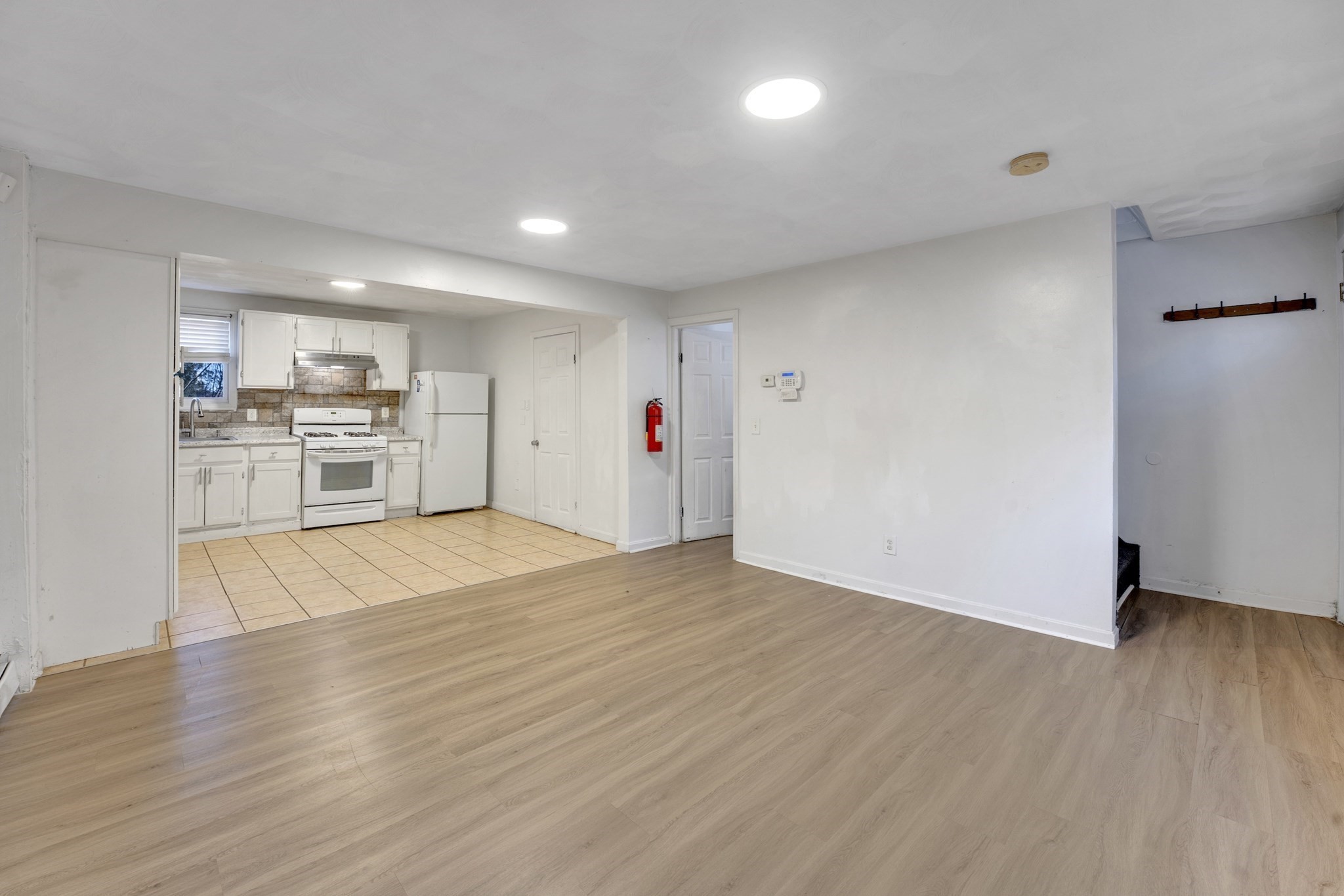 588 Manton, Providence, RI 02909 - Image 28