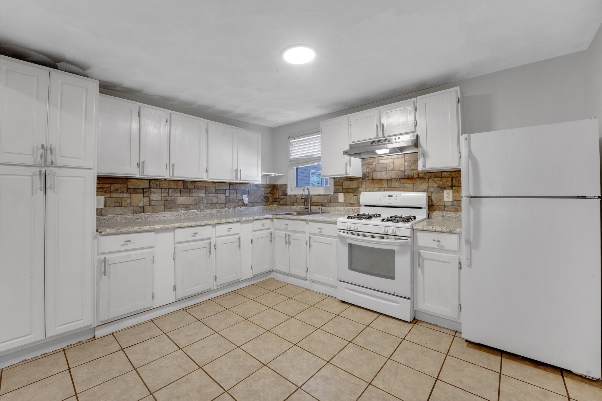 588 Manton, Providence, RI 02909 - Image 29