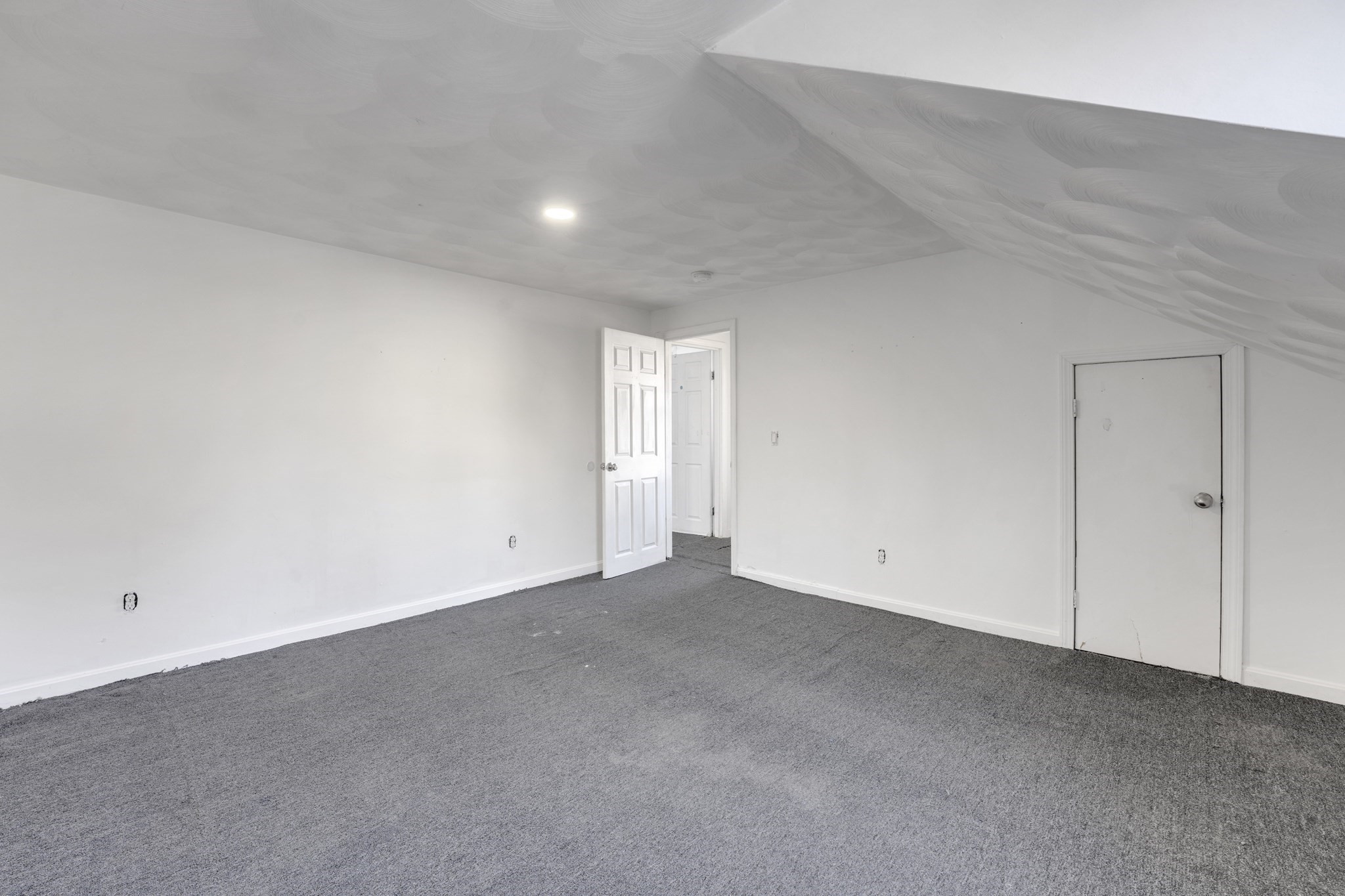 588 Manton, Providence, RI 02909 - Image 40