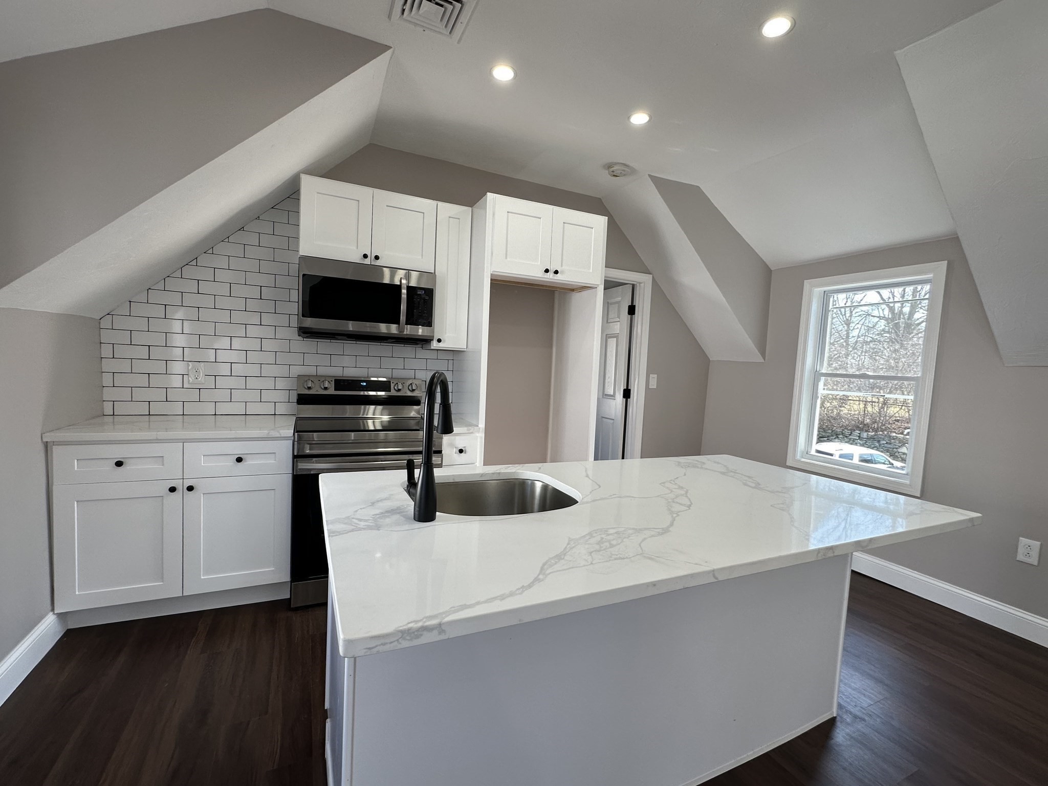 278 Cohannet St, Taunton, MA 02780