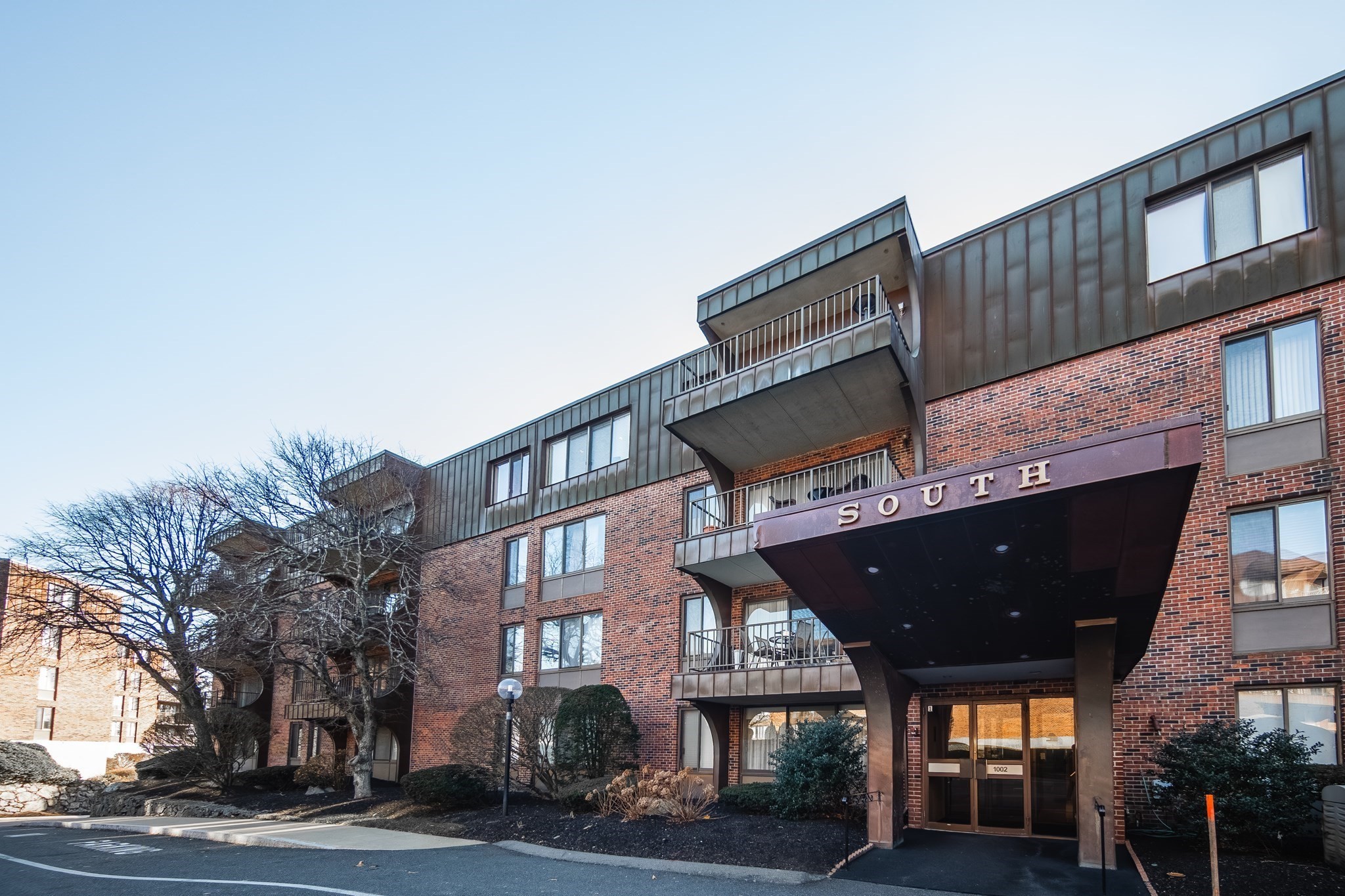 1002 Paradise Rd Unit PHE, Swampscott, MA 01907