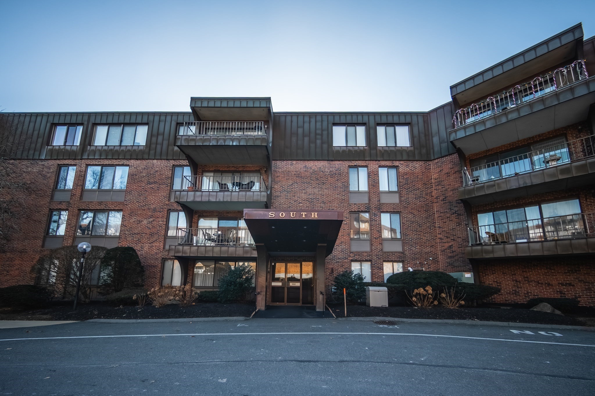 1002 Paradise Rd Unit PHE, Swampscott, MA 01907 - Image 2