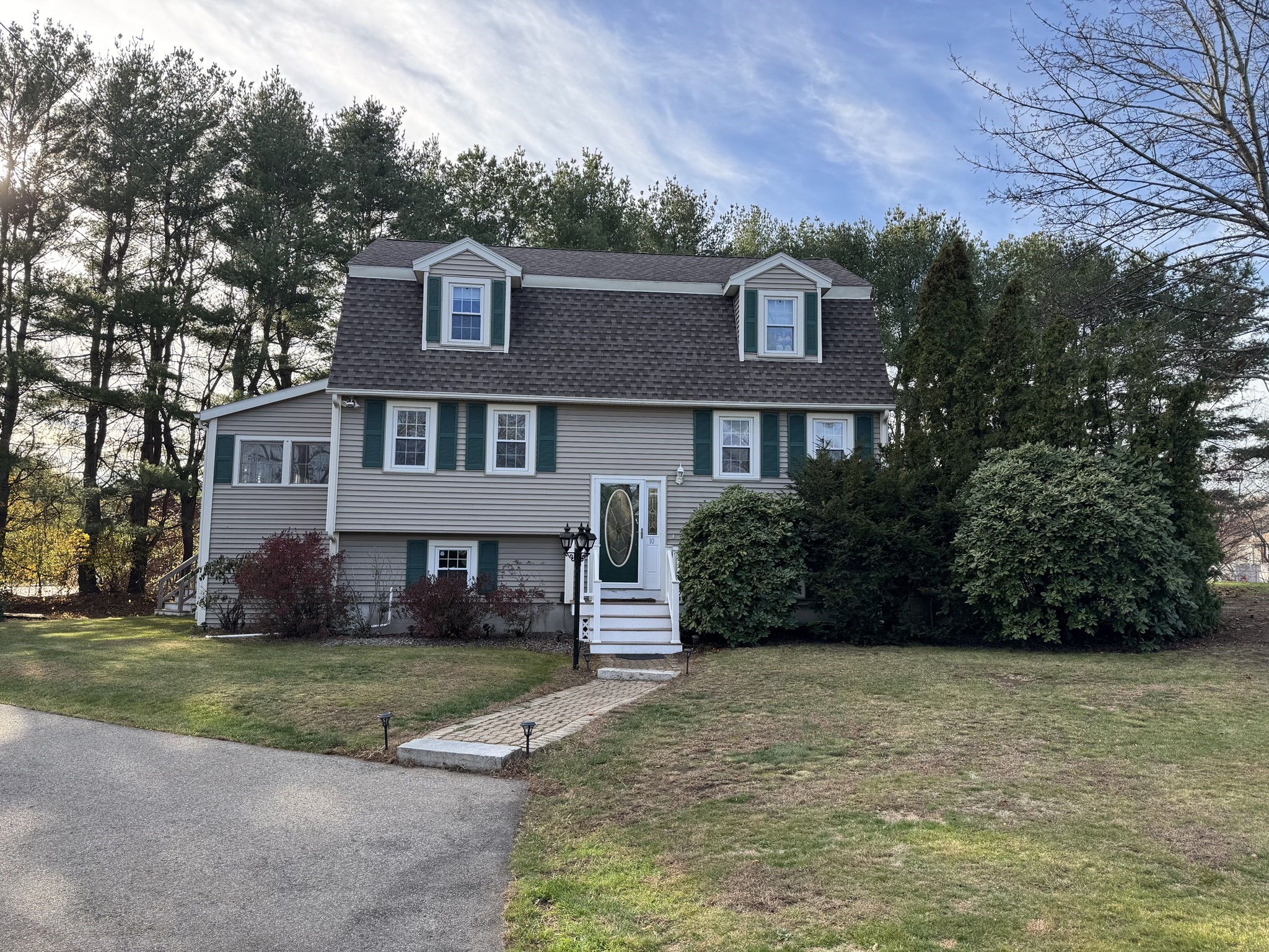 10 Walter Street, Tewksbury, MA 01876