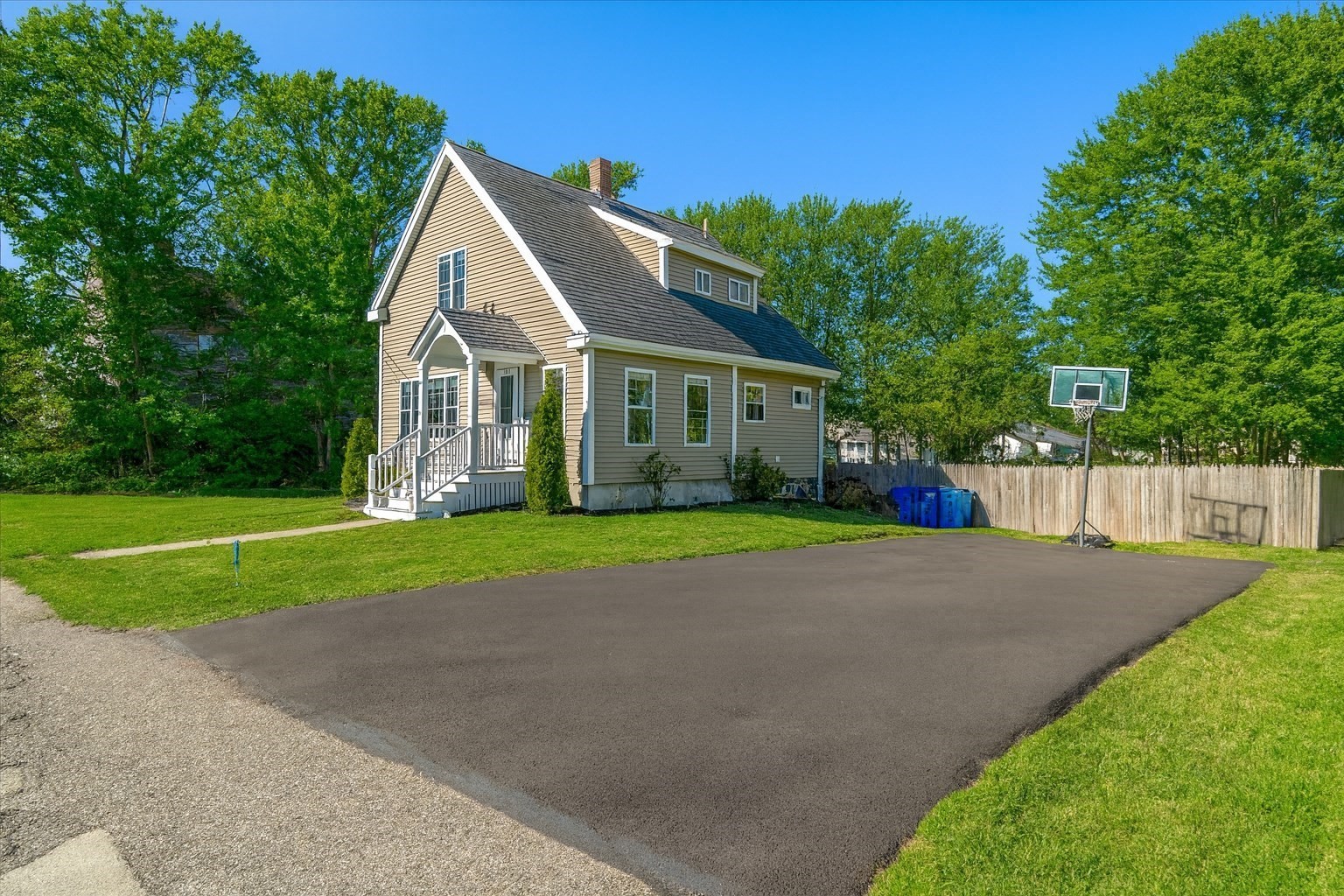 101 Belmont St, Rockland, MA 02370