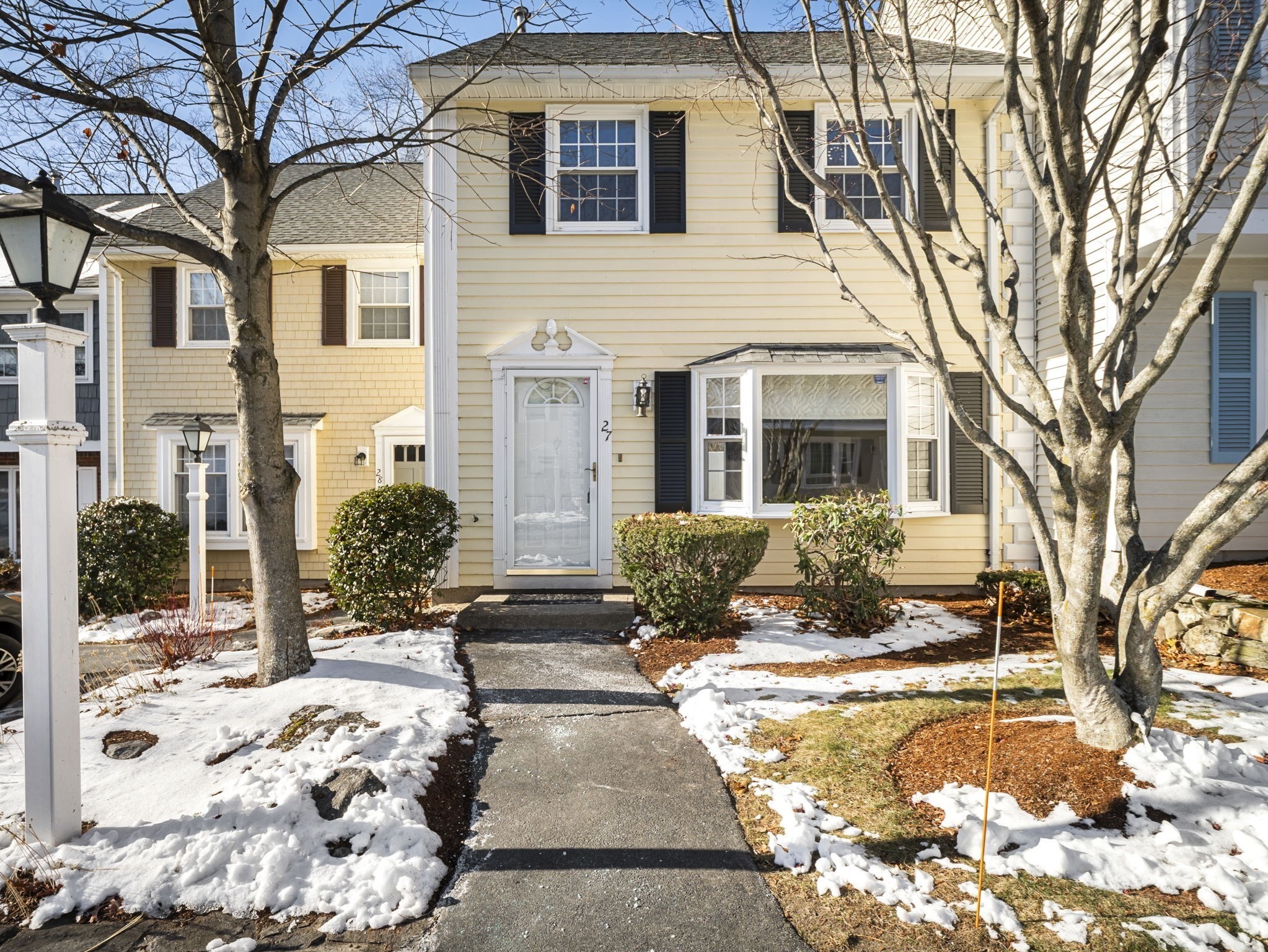 27 Boylston Ln Unit 27, Lowell, MA 01852