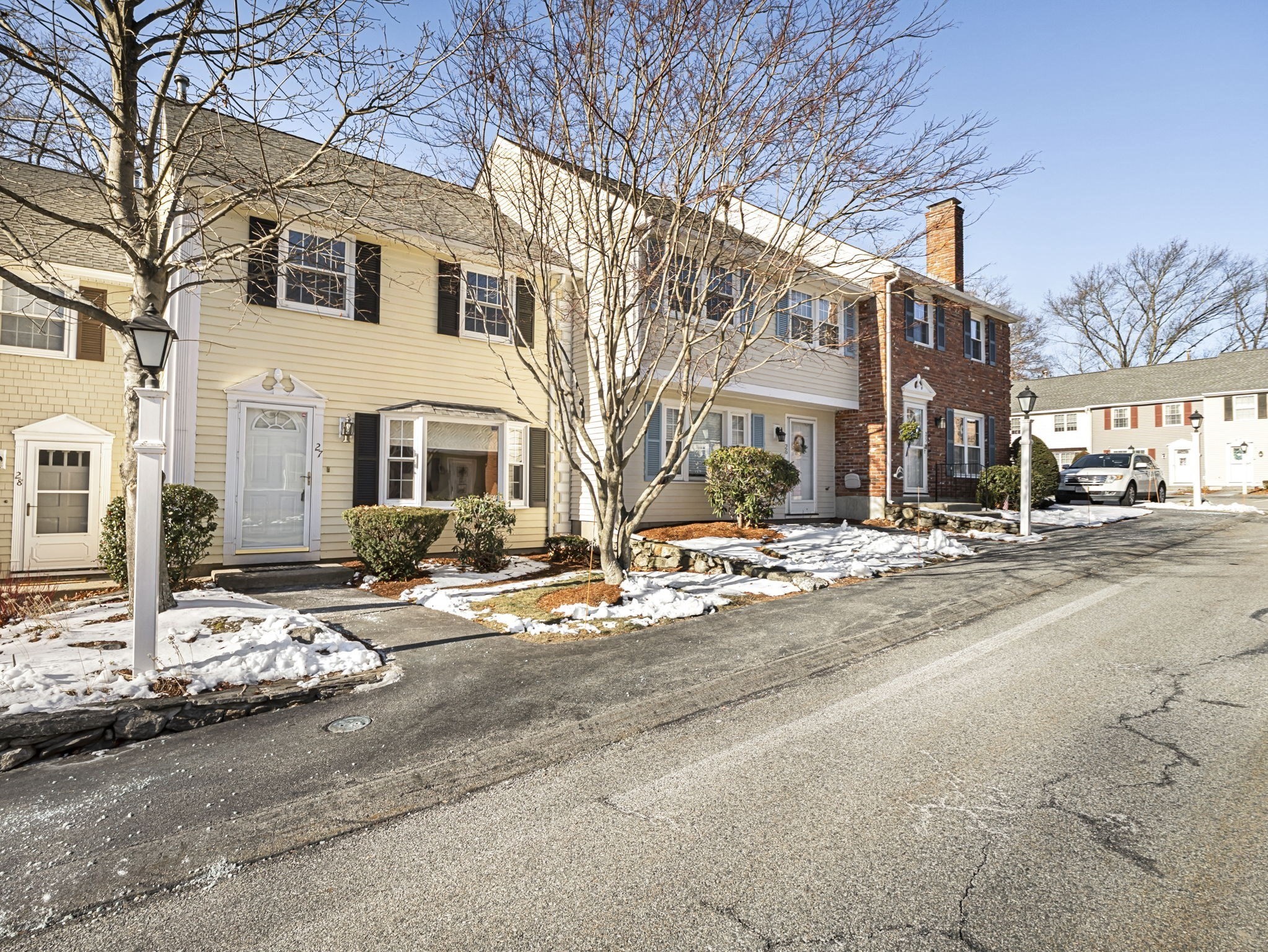 27 Boylston Ln Unit 27, Lowell, MA 01852 - Image 2