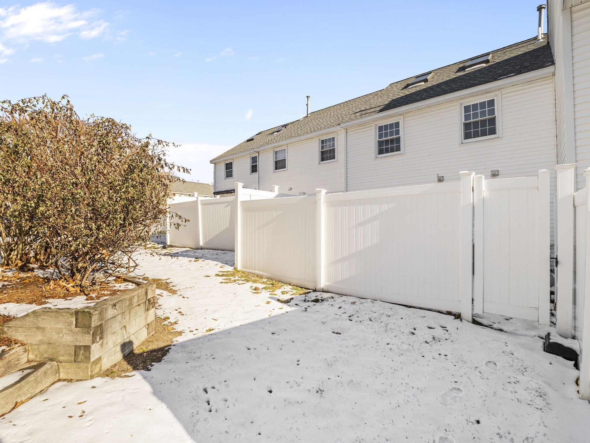 27 Boylston Ln Unit 27, Lowell, MA 01852 - Image 35