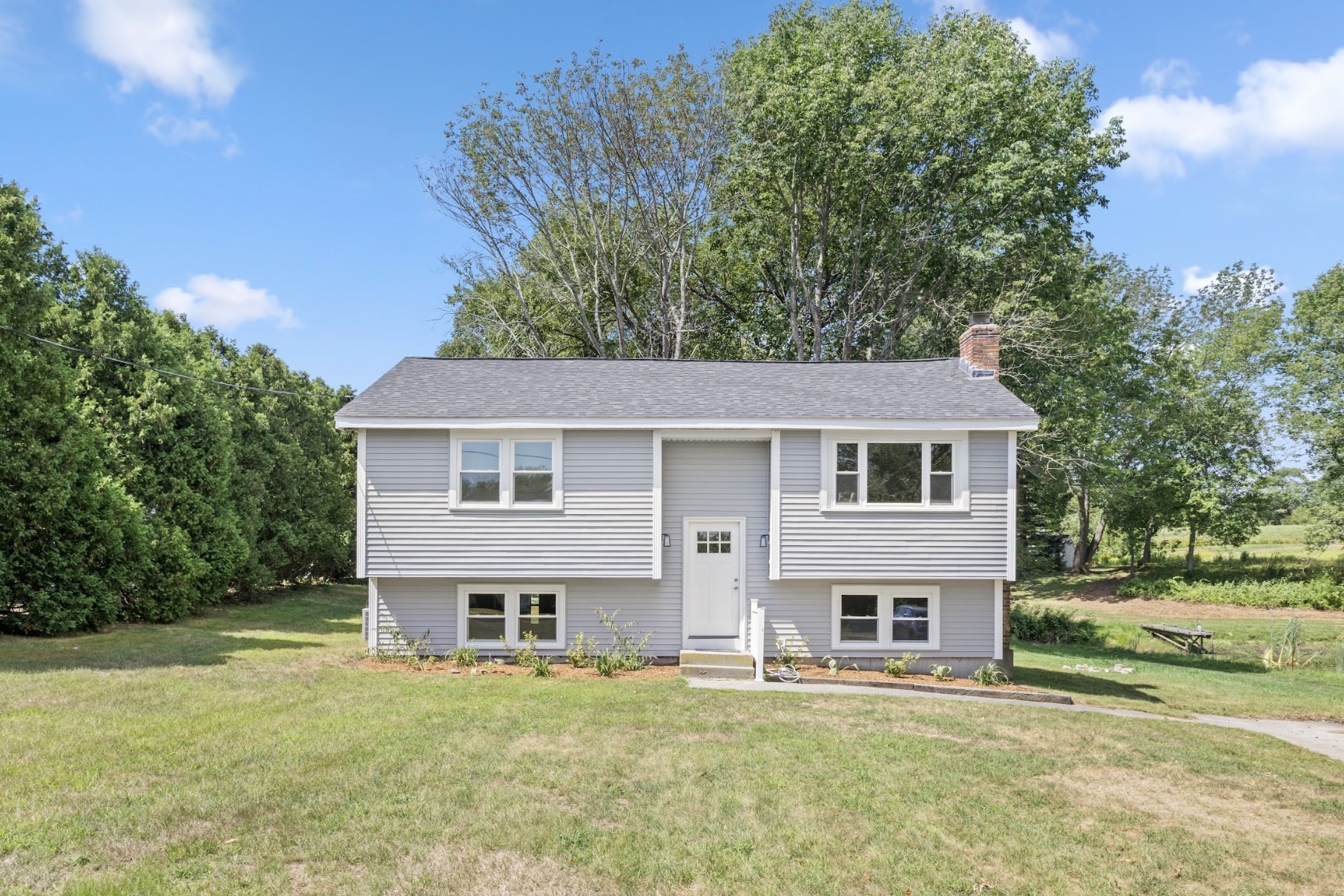 105 Birchwood Dr, Swansea, MA 02777 - Image 1