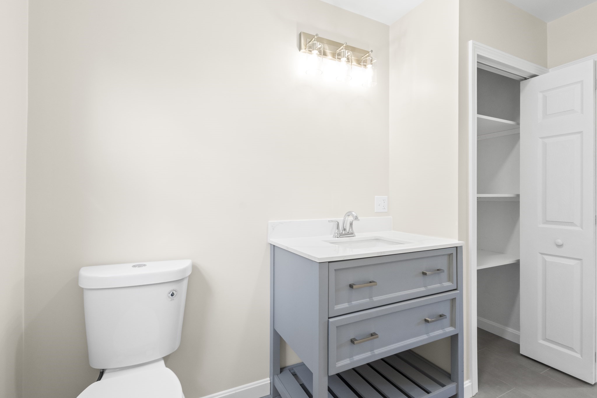 105 Birchwood Dr, Swansea, MA 02777 - Image 14