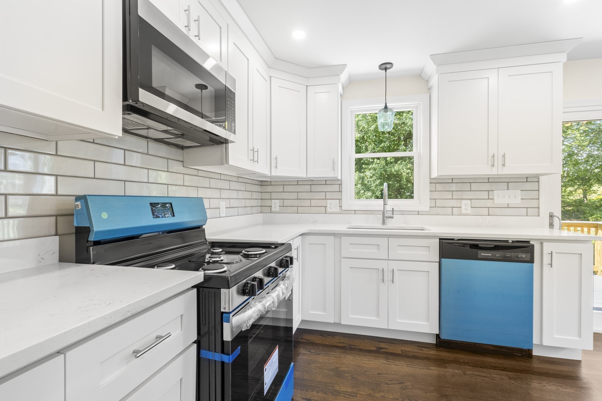 105 Birchwood Dr, Swansea, MA 02777 - Image 3