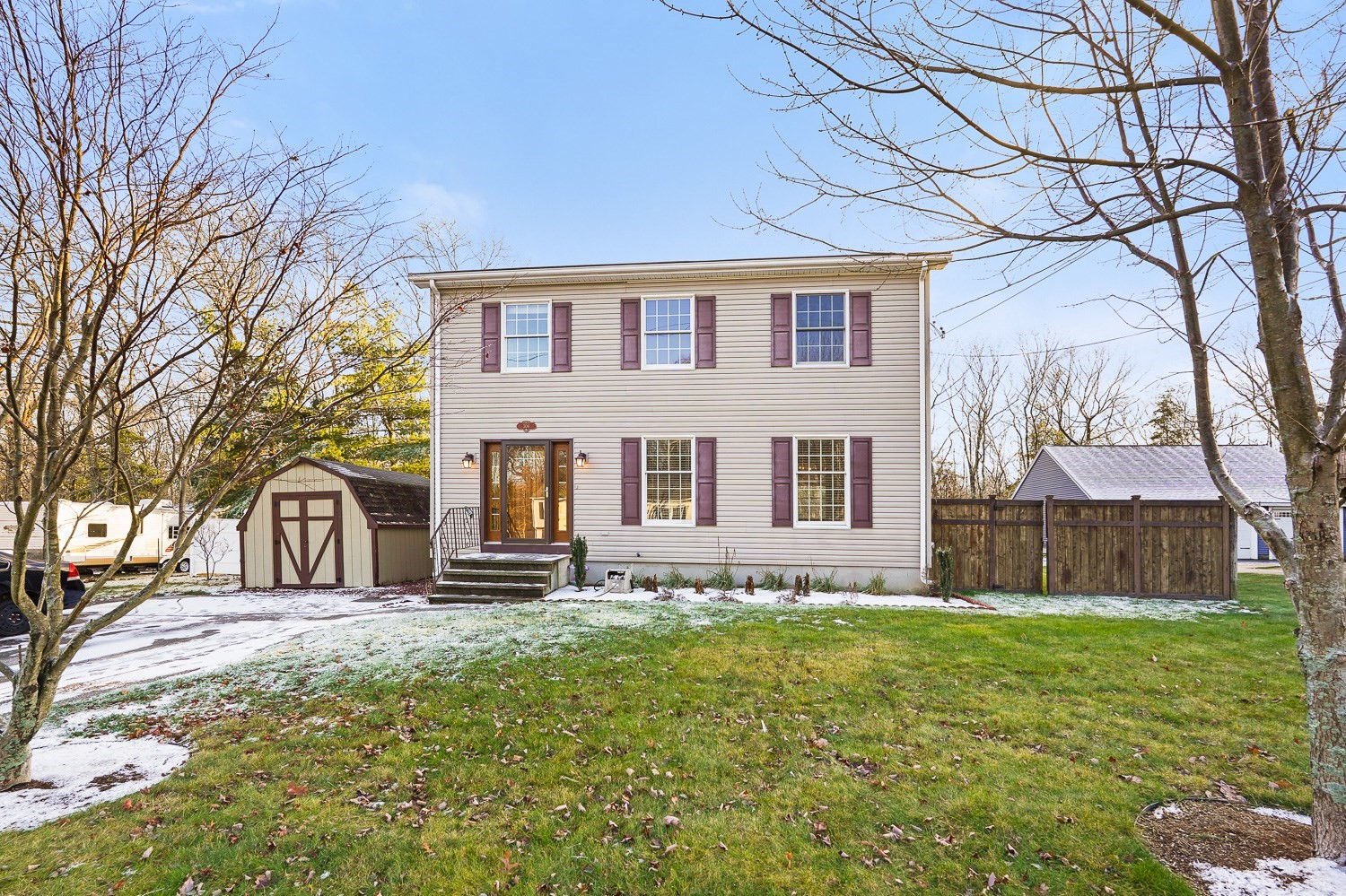 306 Rumonoski Dr, Northbridge, MA 01534