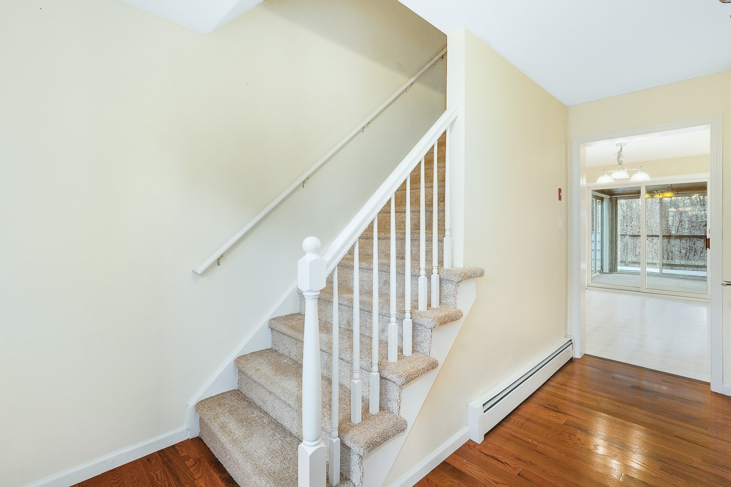 306 Rumonoski Dr, Northbridge, MA 01534 - Image 4