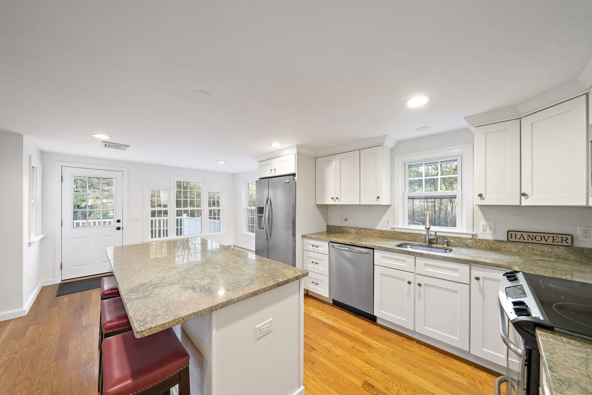 85 Grove St, Hanover, MA 02339 - Image 7