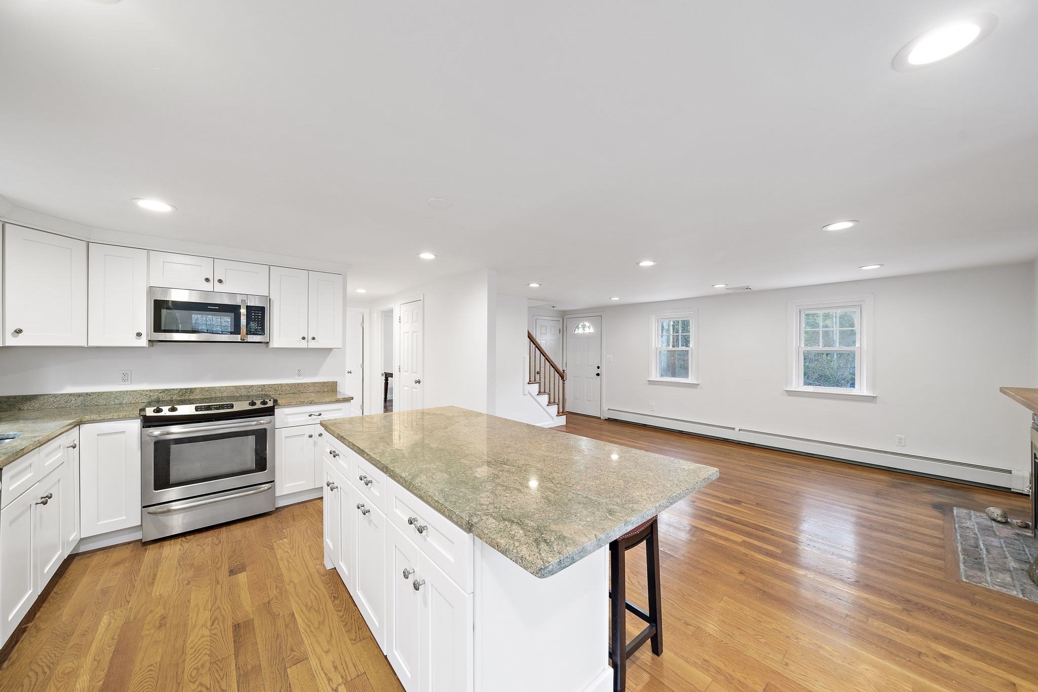 85 Grove St, Hanover, MA 02339 - Image 8