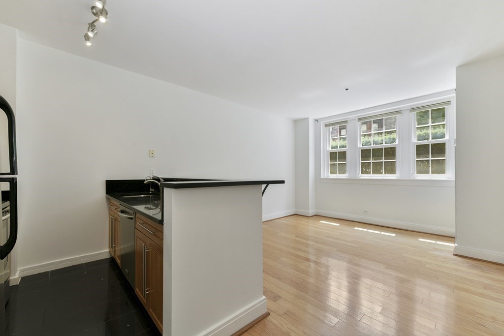 534 Beacon Street Unit 103, Fenway, Boston, MA 02215 - Image 2