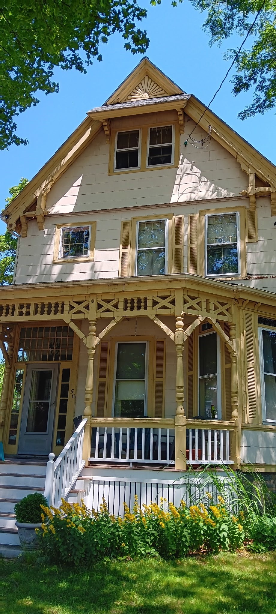 58 Oak St, Hyde Park, Boston, MA 02136