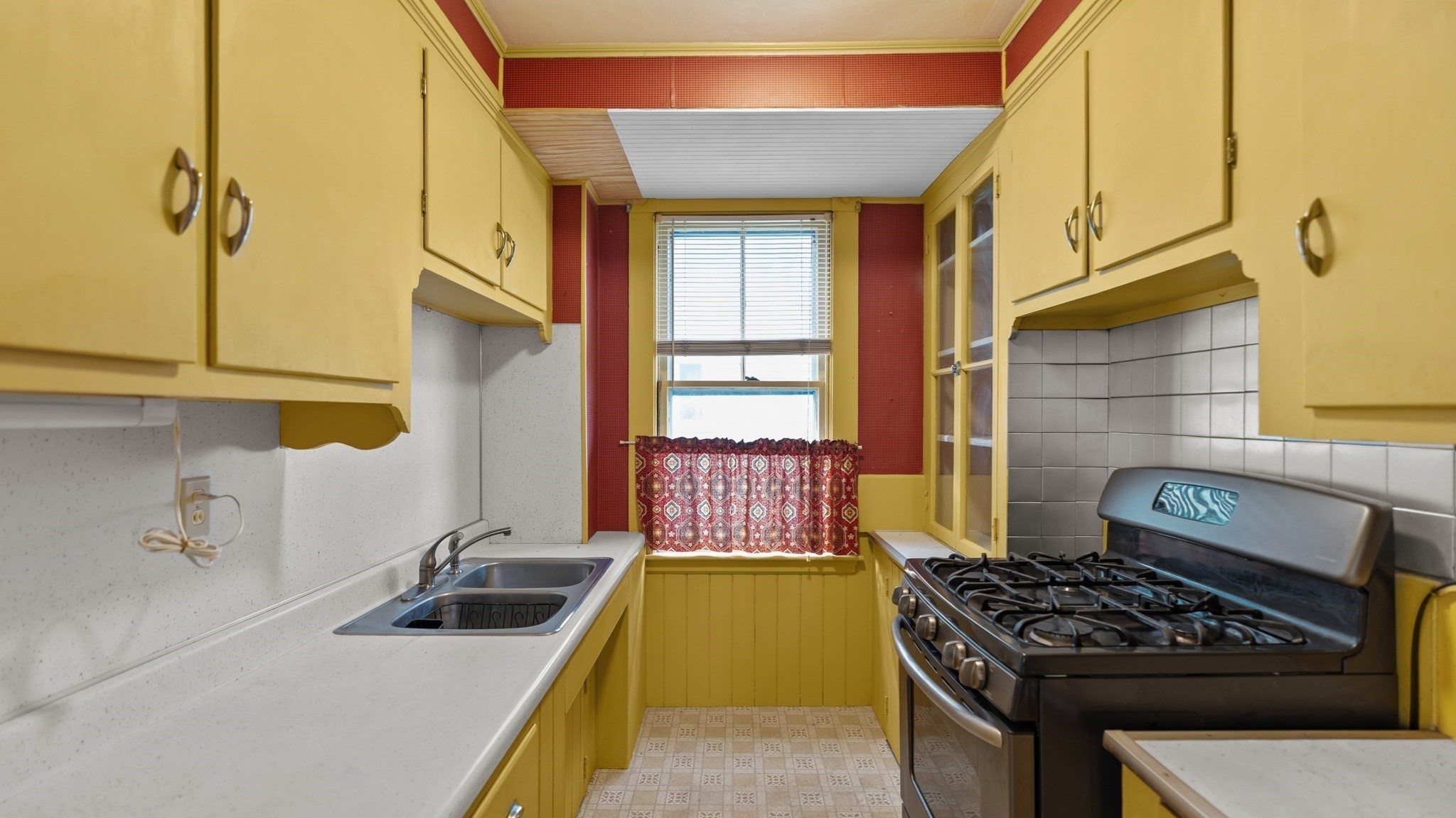 198 Arnold St, New Bedford, MA 02740 - Image 12