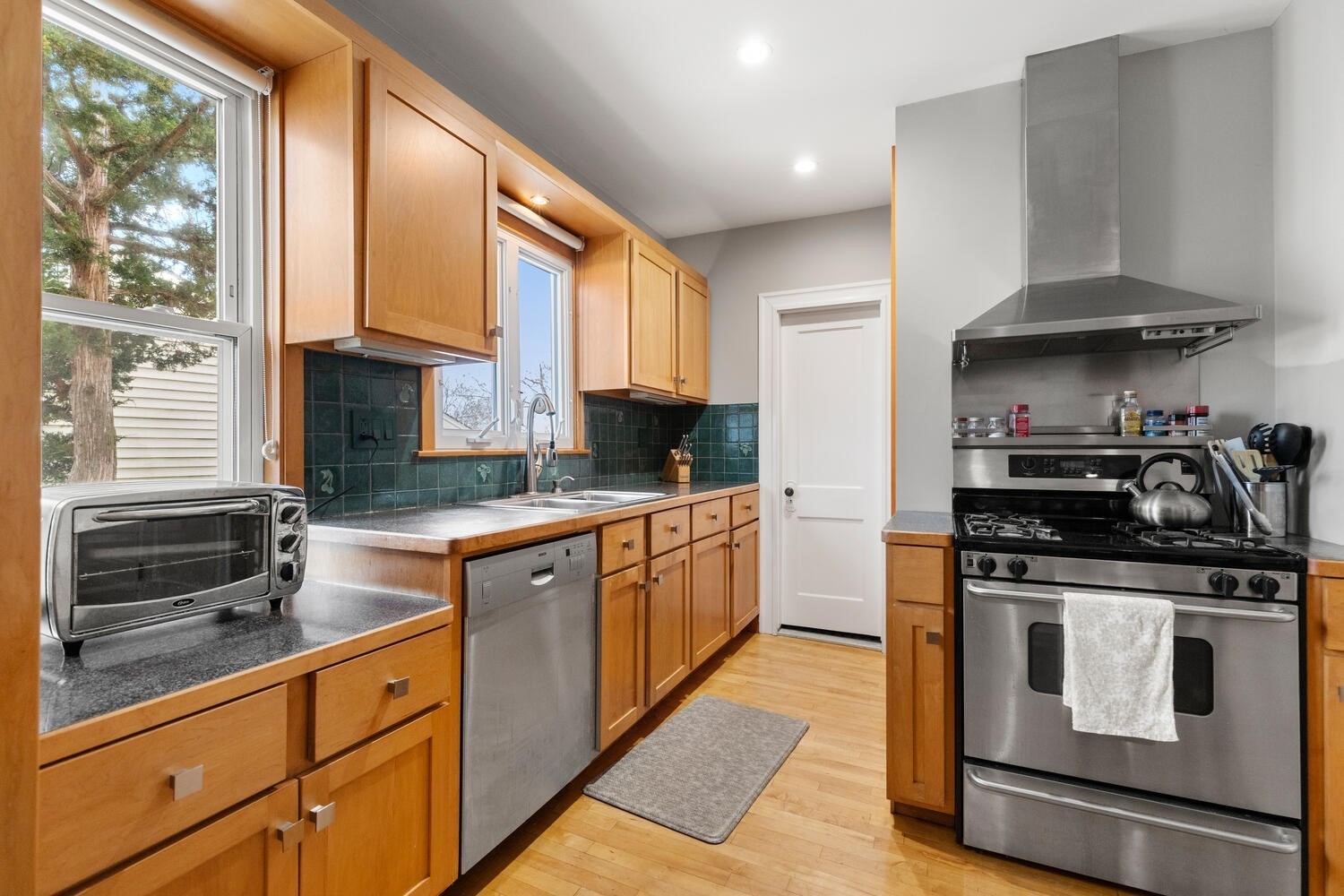 35 Richardson St Unit 2, Wakefield, MA 01880 - Image 6