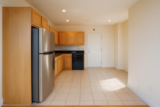 7 Central Sq, Apt 203