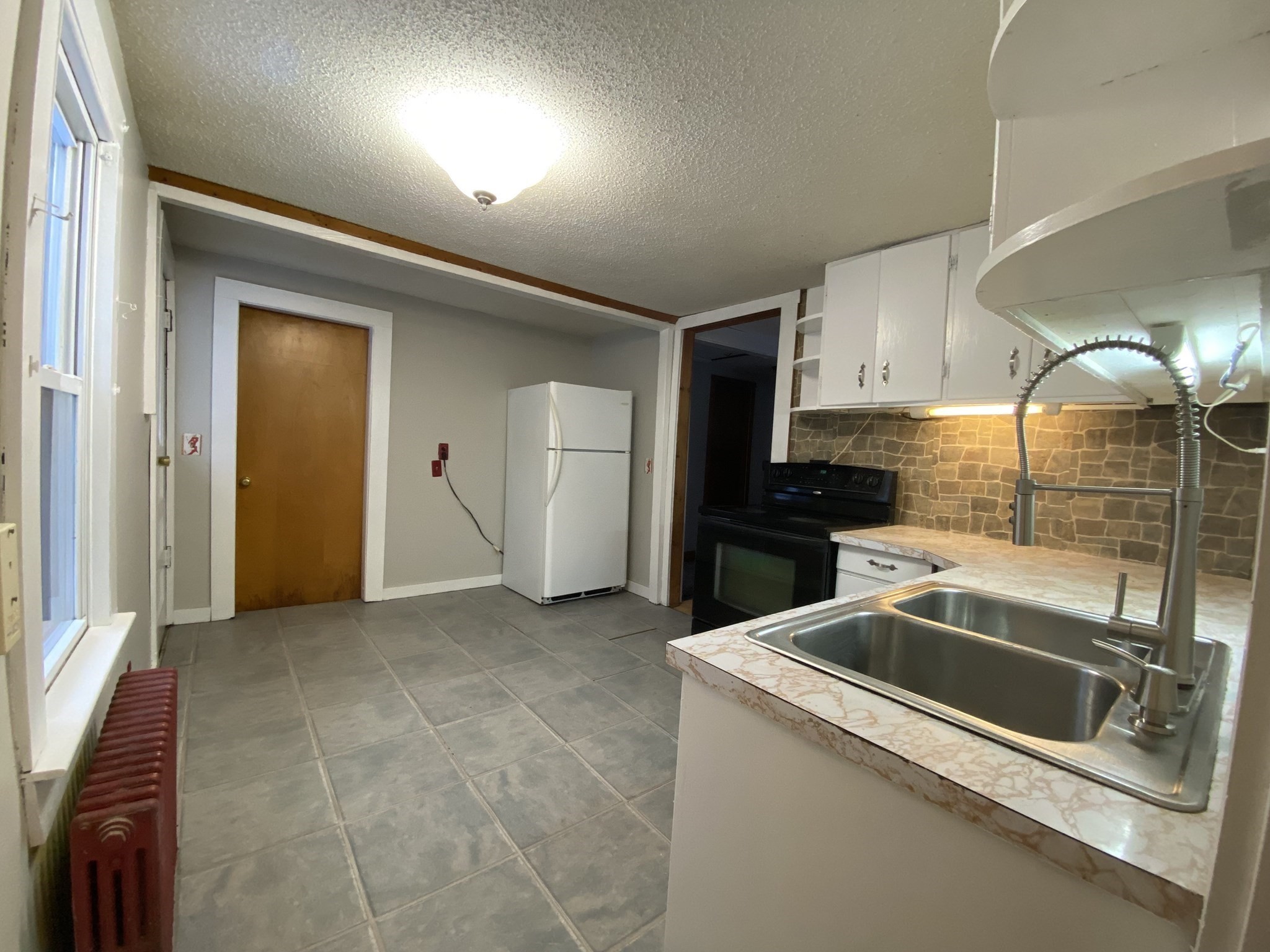 135 Lucerne Rd, Springfield, MA 01119 - Image 7