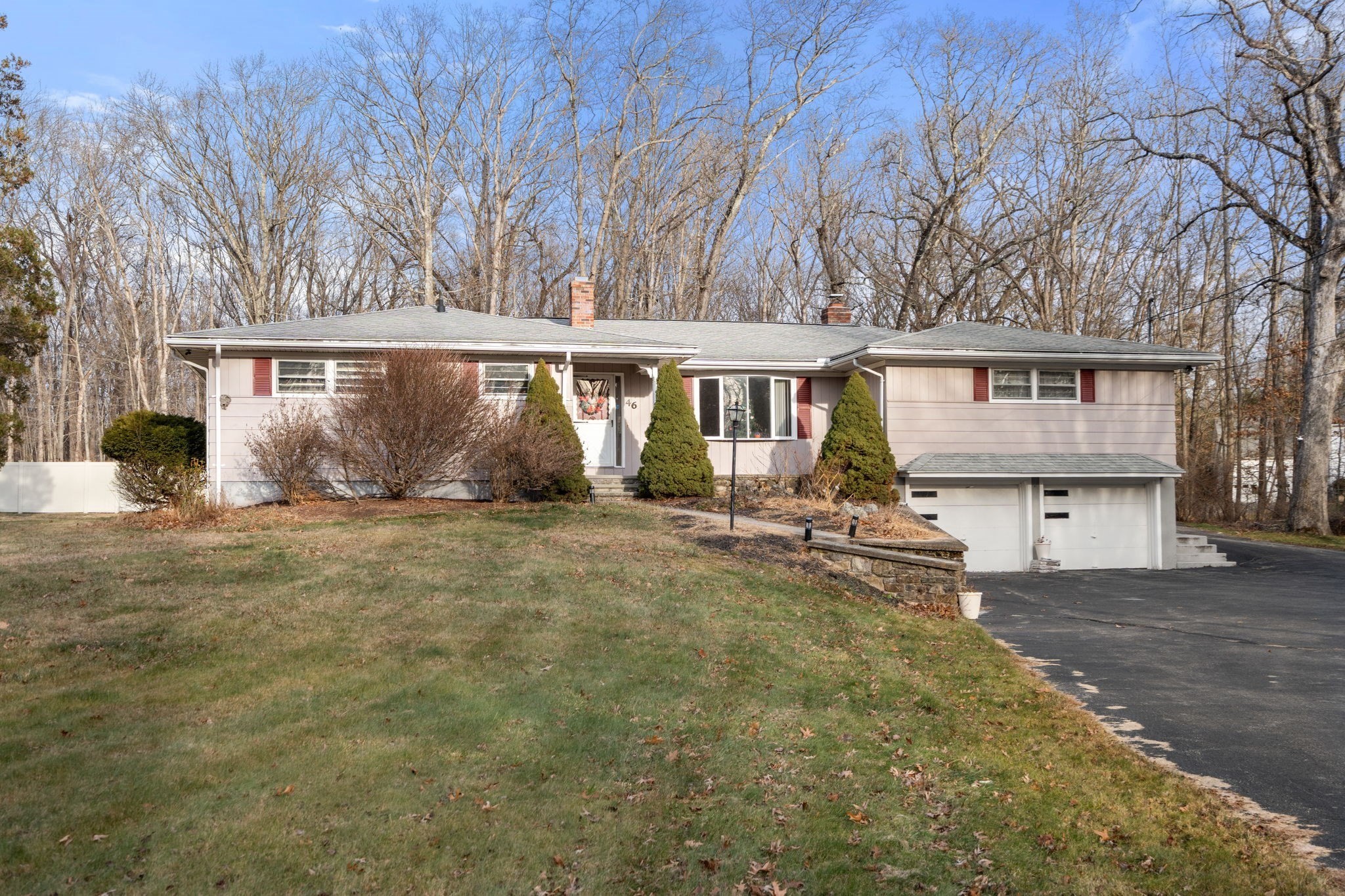 46 Ramshorn Rd, Dudley, MA 01571