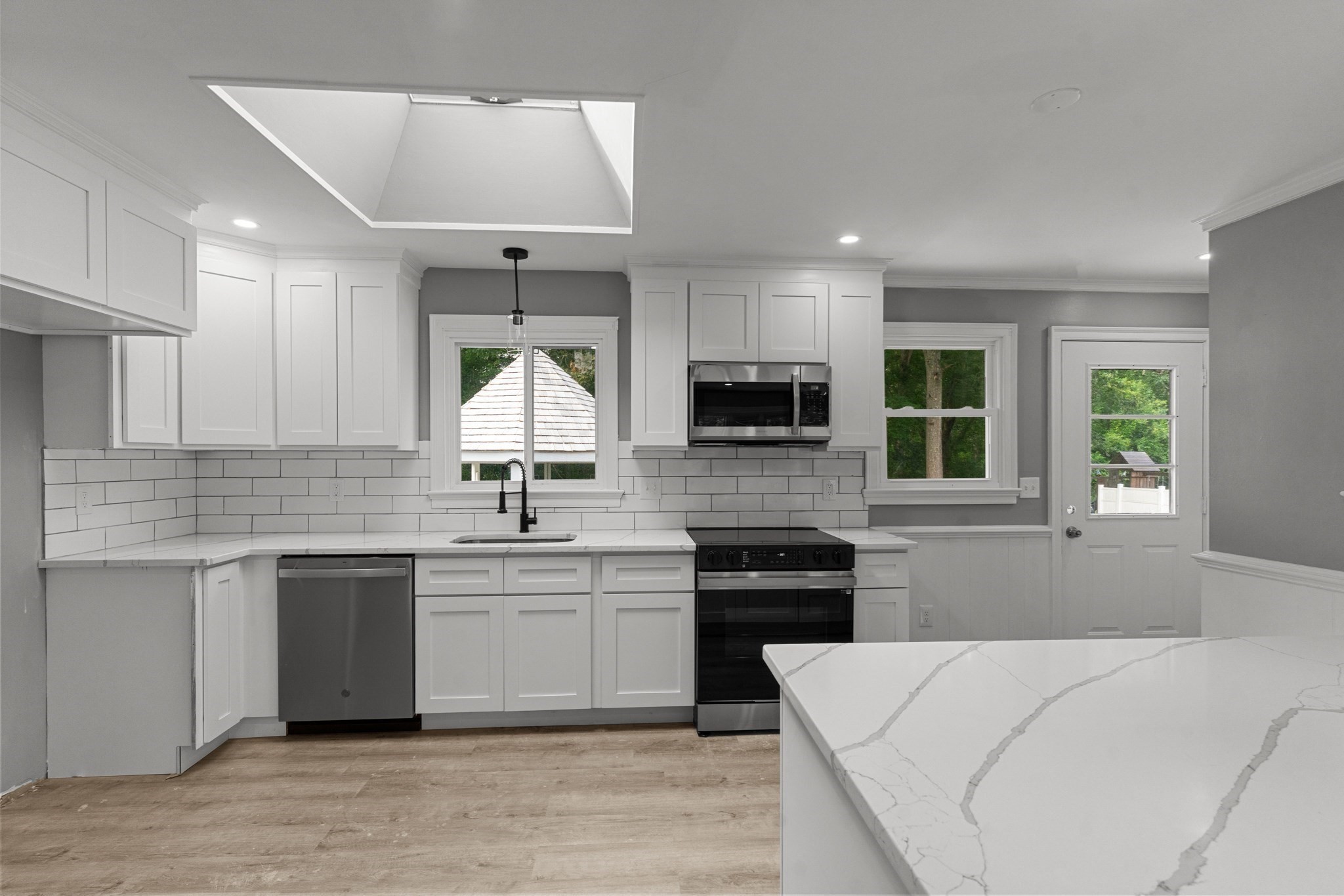 249 Barneyville Rd, Swansea, MA 02777 - Image 2