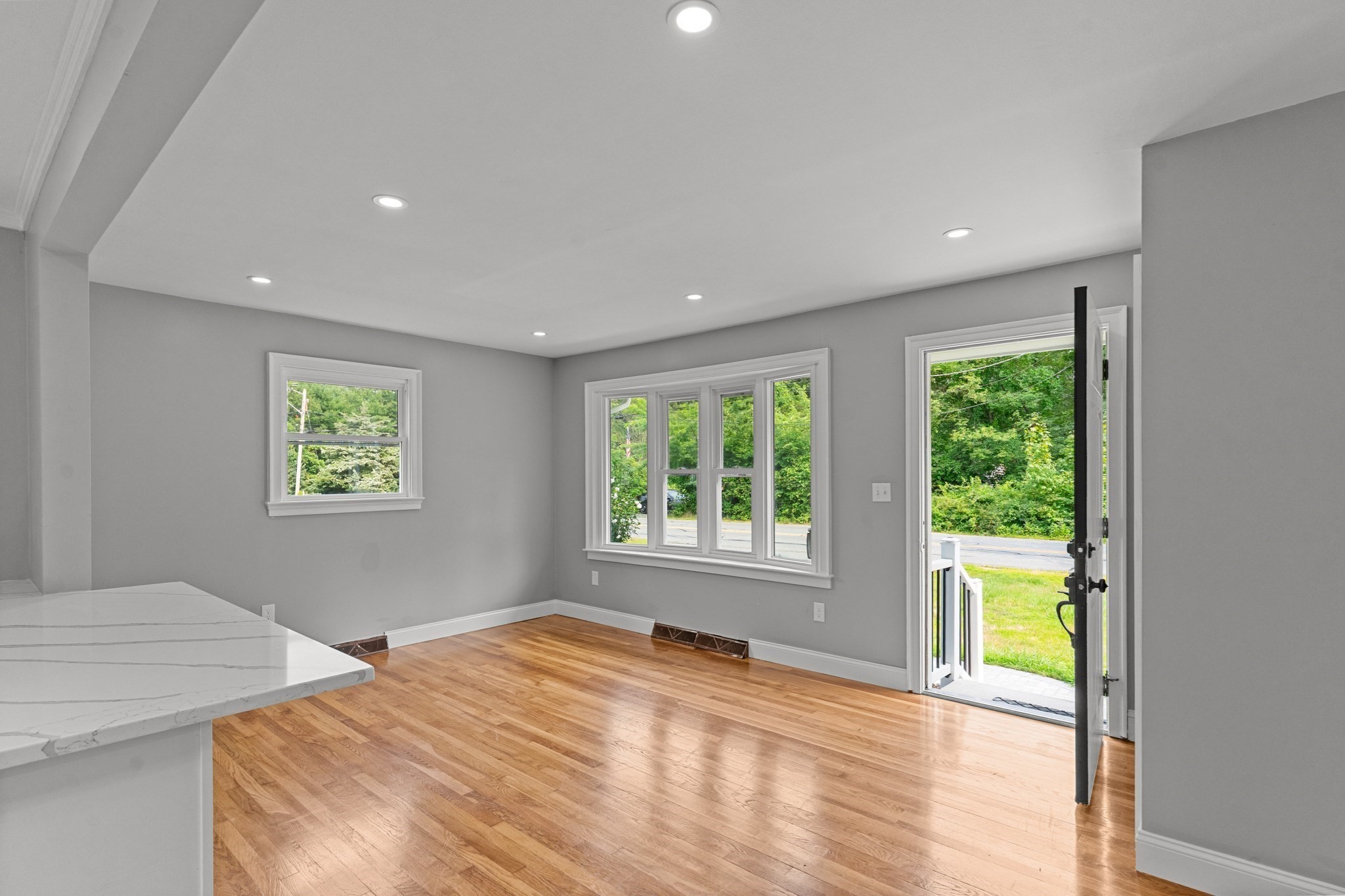 249 Barneyville Rd, Swansea, MA 02777 - Image 9