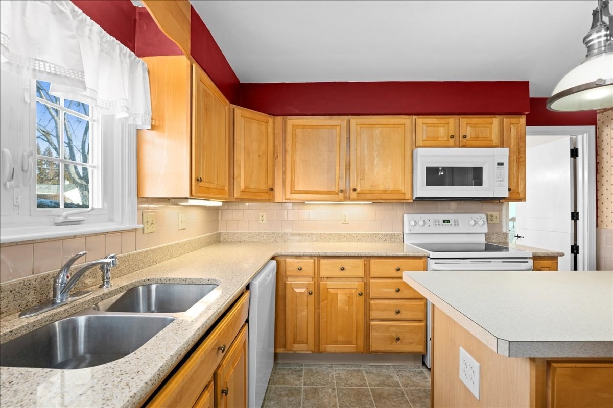 1 Ashcroft St, Auburn, MA 01501 - Image 6