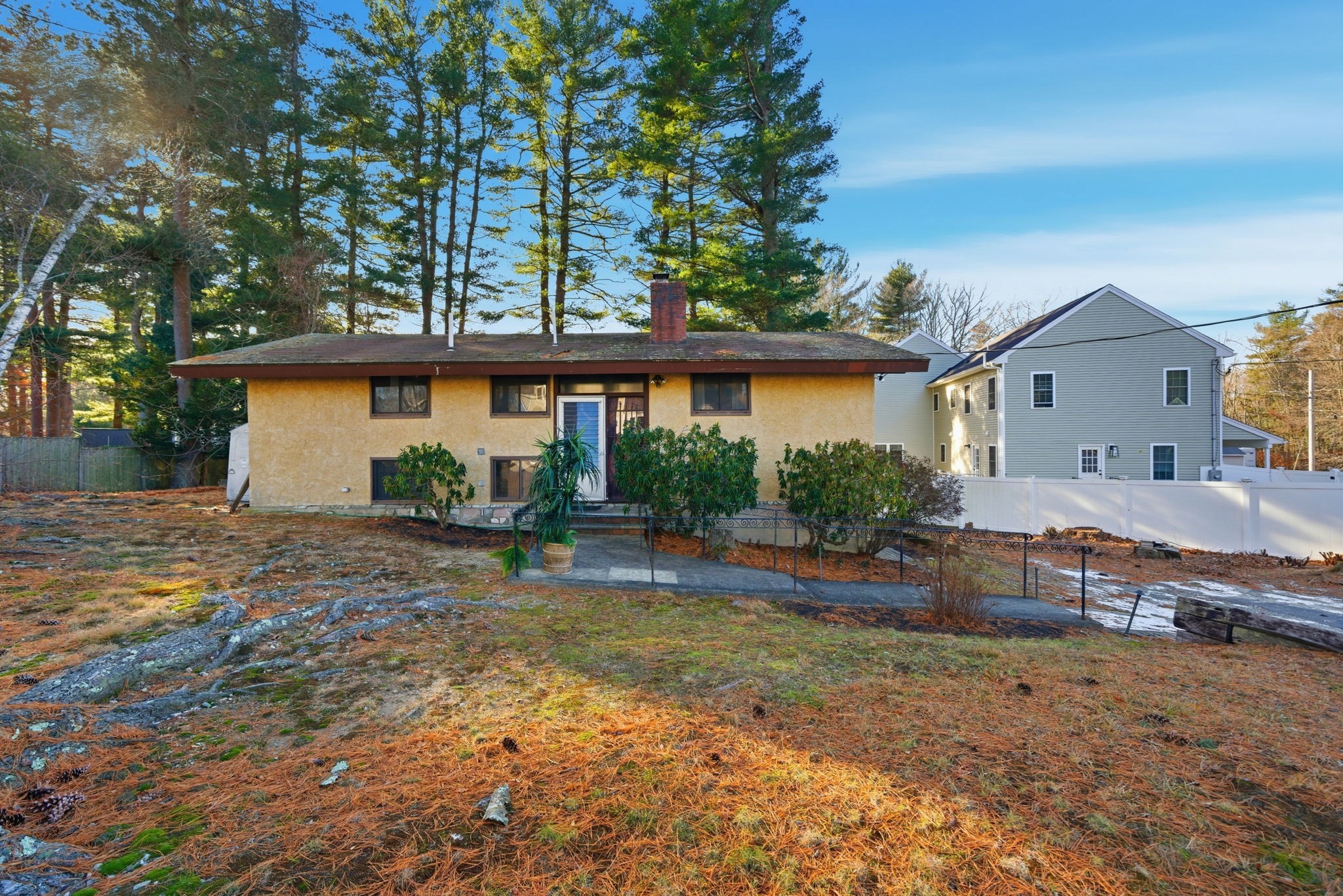 11 Hutchins Cir, Lynnfield, MA 01940