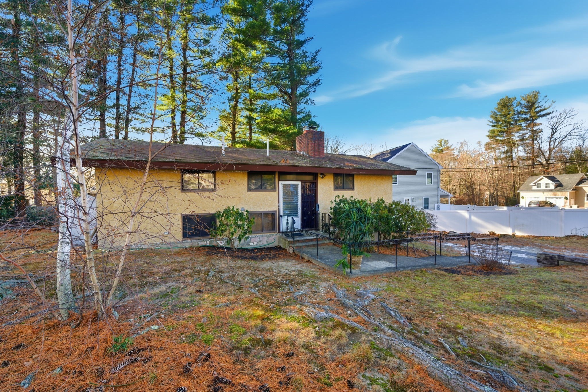 11 Hutchins Cir, Lynnfield, MA 01940 - Image 2