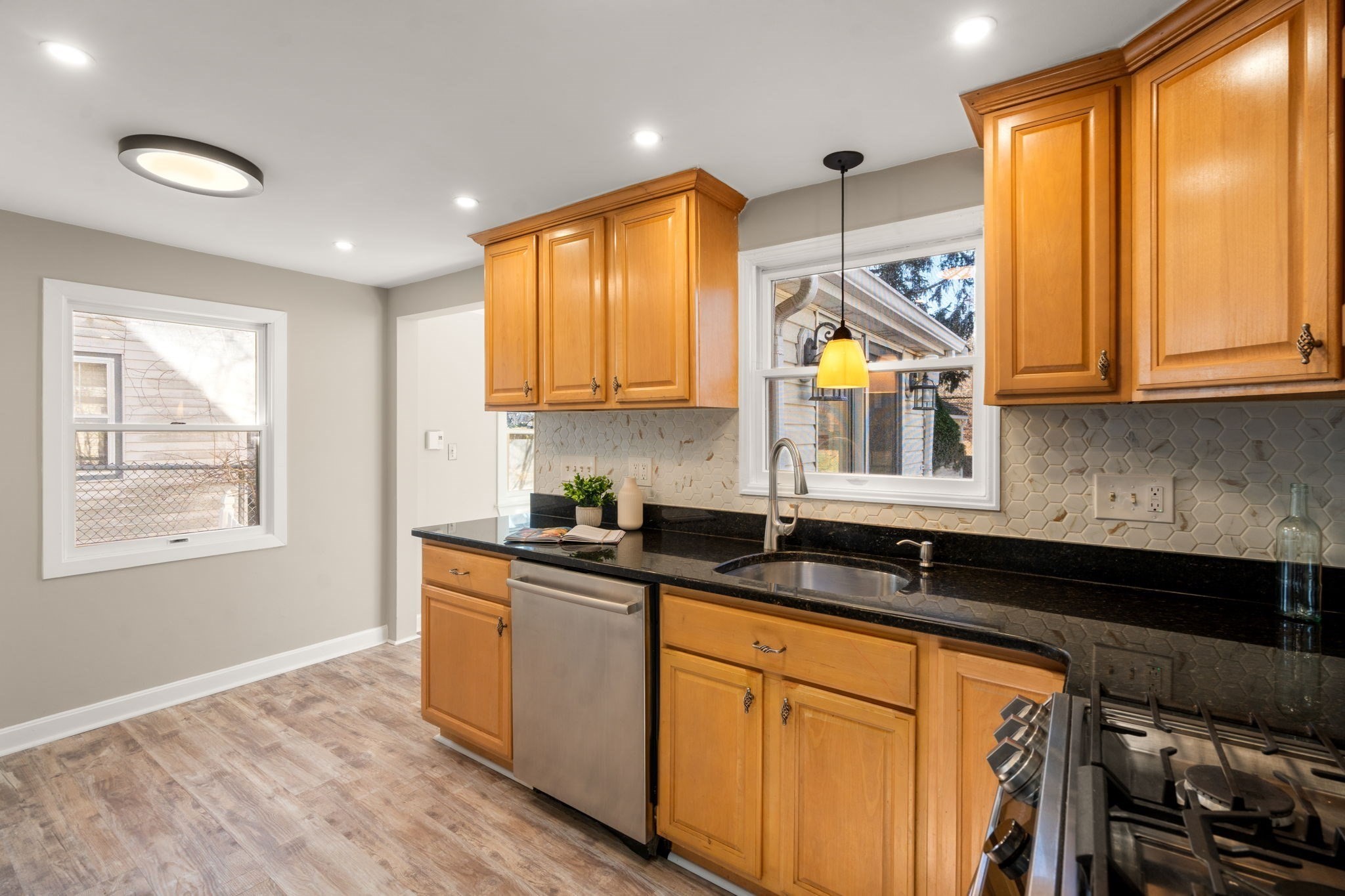 607 Poplar Street, Hyde Park, Boston, MA 02131 - Image 10