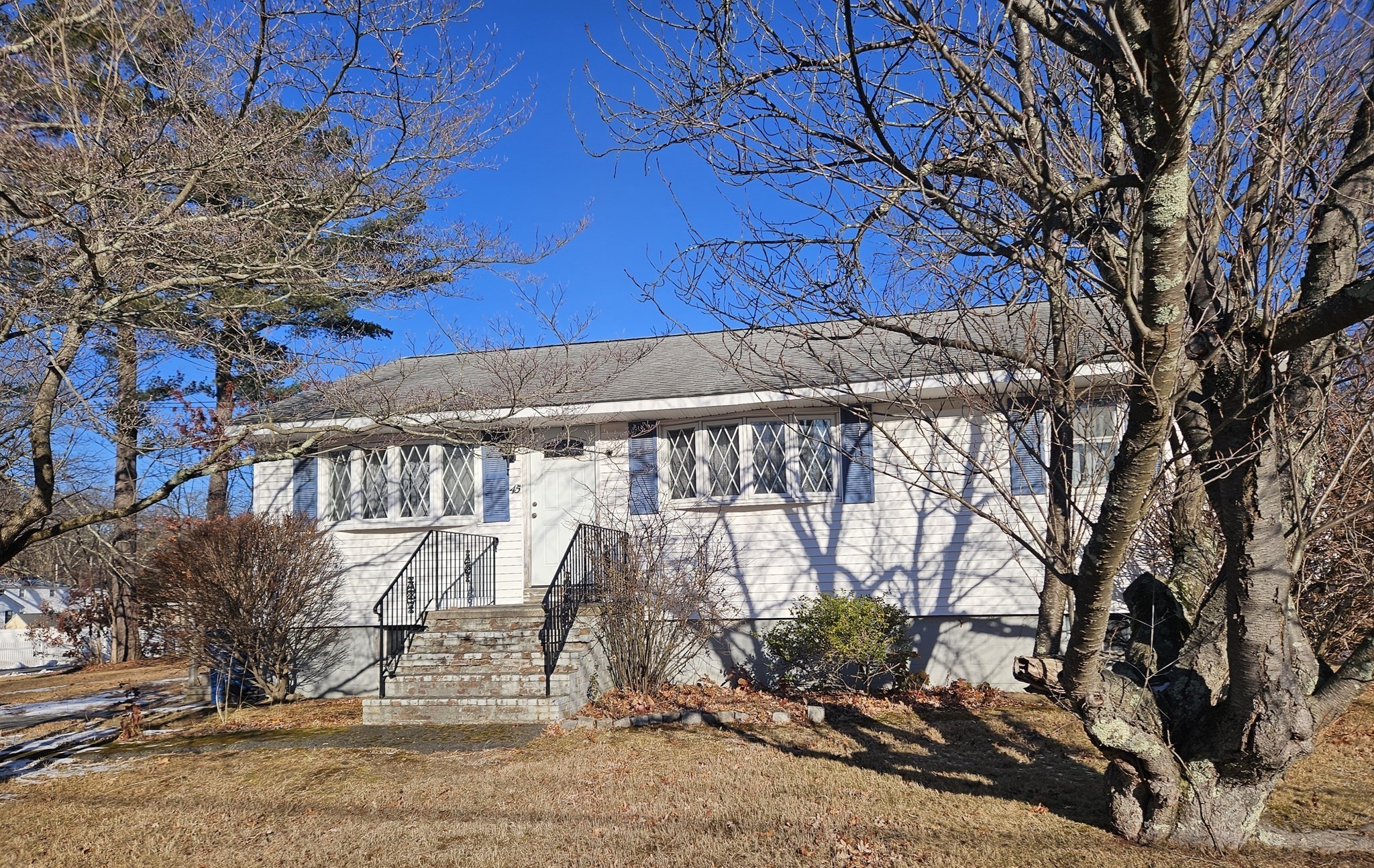 45 Pinewood Ave., Billerica, MA 01821