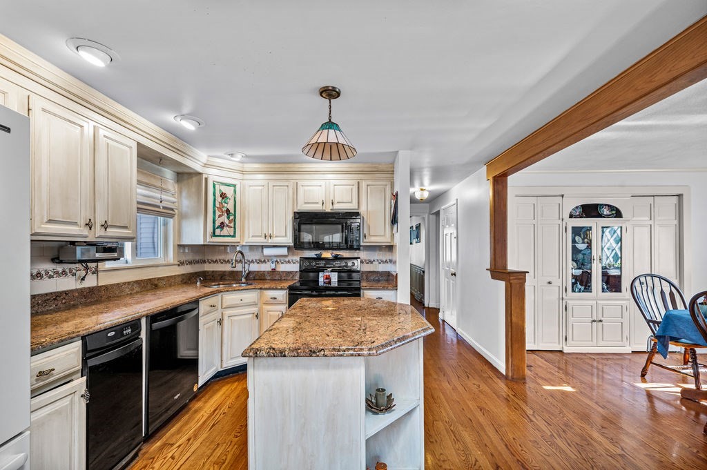 37 Pinewood Ave, Billerica, MA 01821 - Image 13