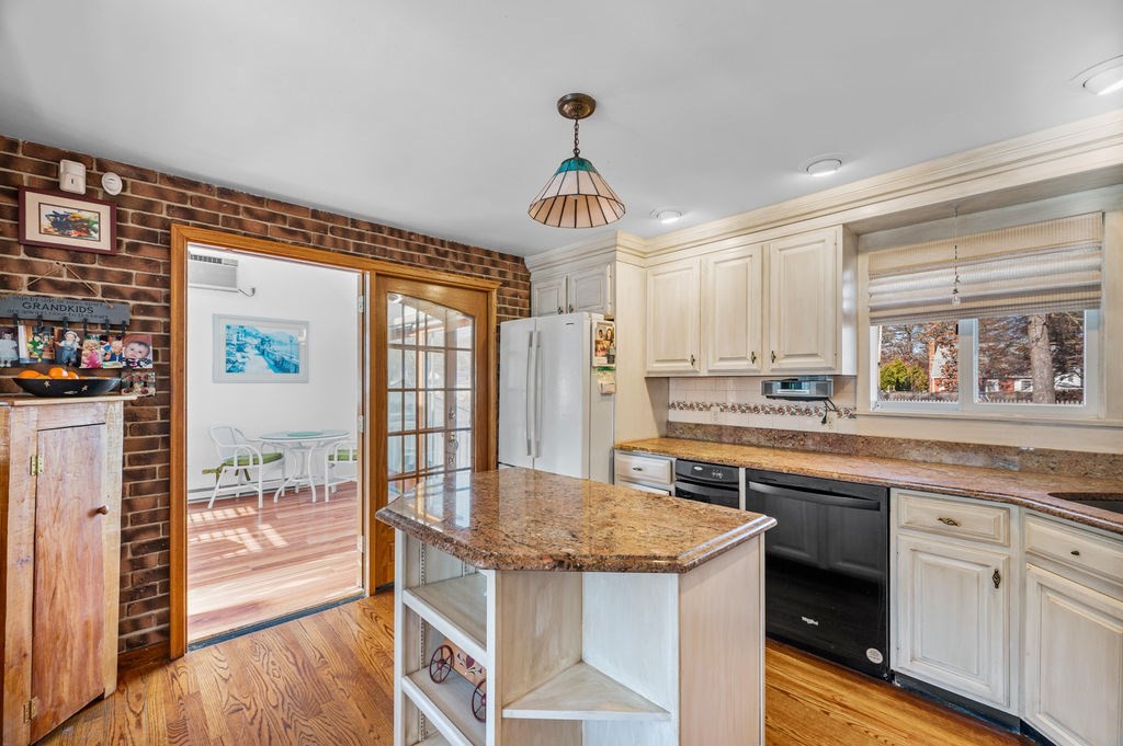 37 Pinewood Ave, Billerica, MA 01821 - Image 14