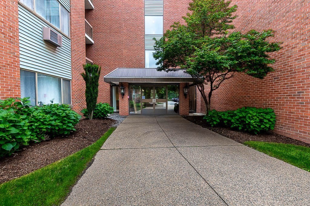 4975 Washington Unit 306, West Roxbury, Boston, MA 02132 - Image 2