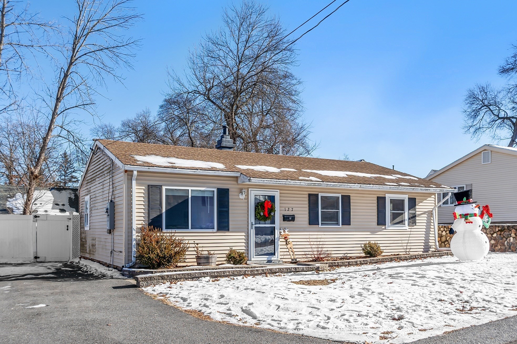 127 Thornton Ave, Lowell, MA 01852 - Image 3