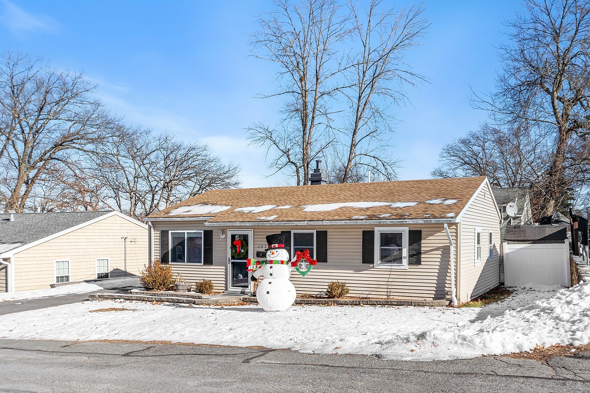 127 Thornton Ave, Lowell, MA 01852 - Image 4