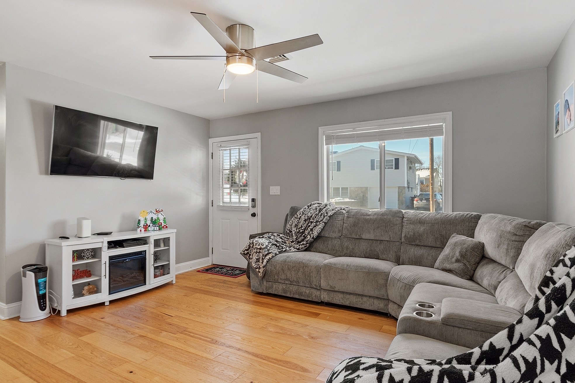 127 Thornton Ave, Lowell, MA 01852 - Image 7