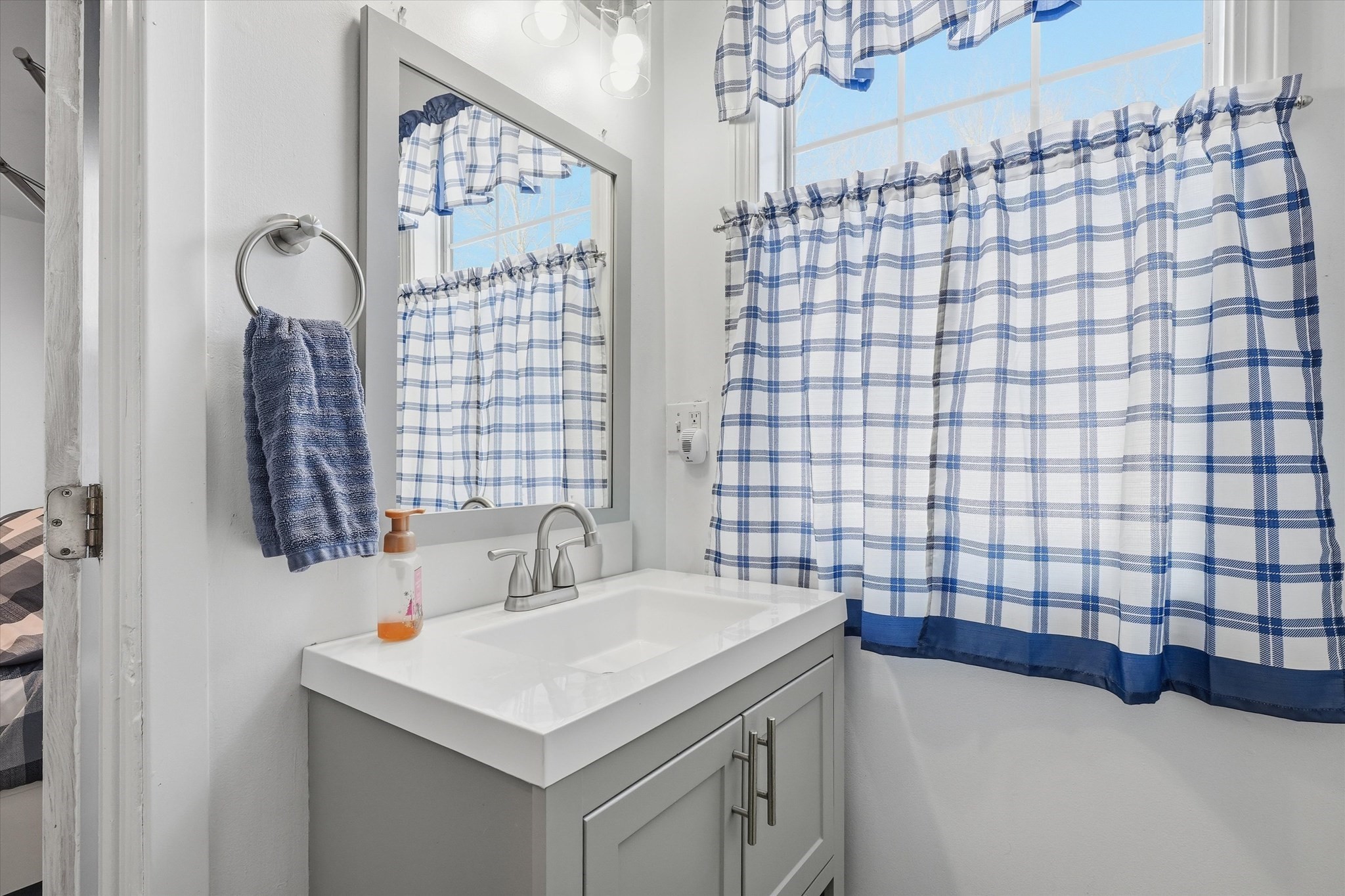 52 Church St, Gardner, MA 01440 - Image 17