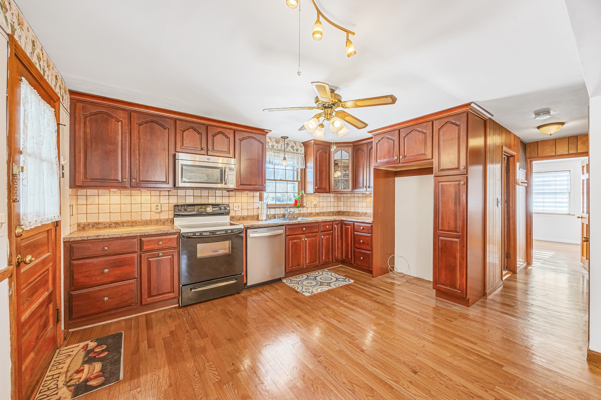 12 Doane Terrace, South Hadley, MA 01075 - Image 6