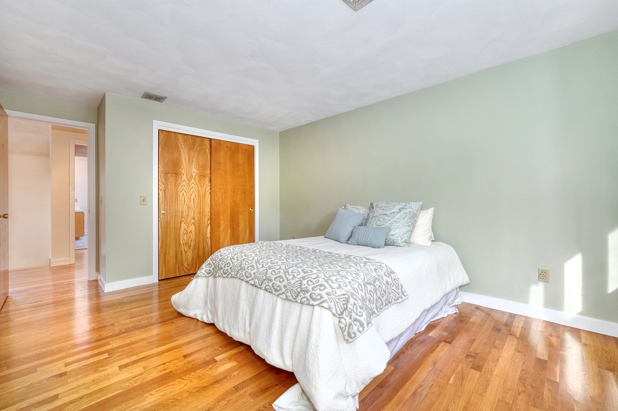 28 Blueberry Lane, Lincoln, MA 01773 - Image 21