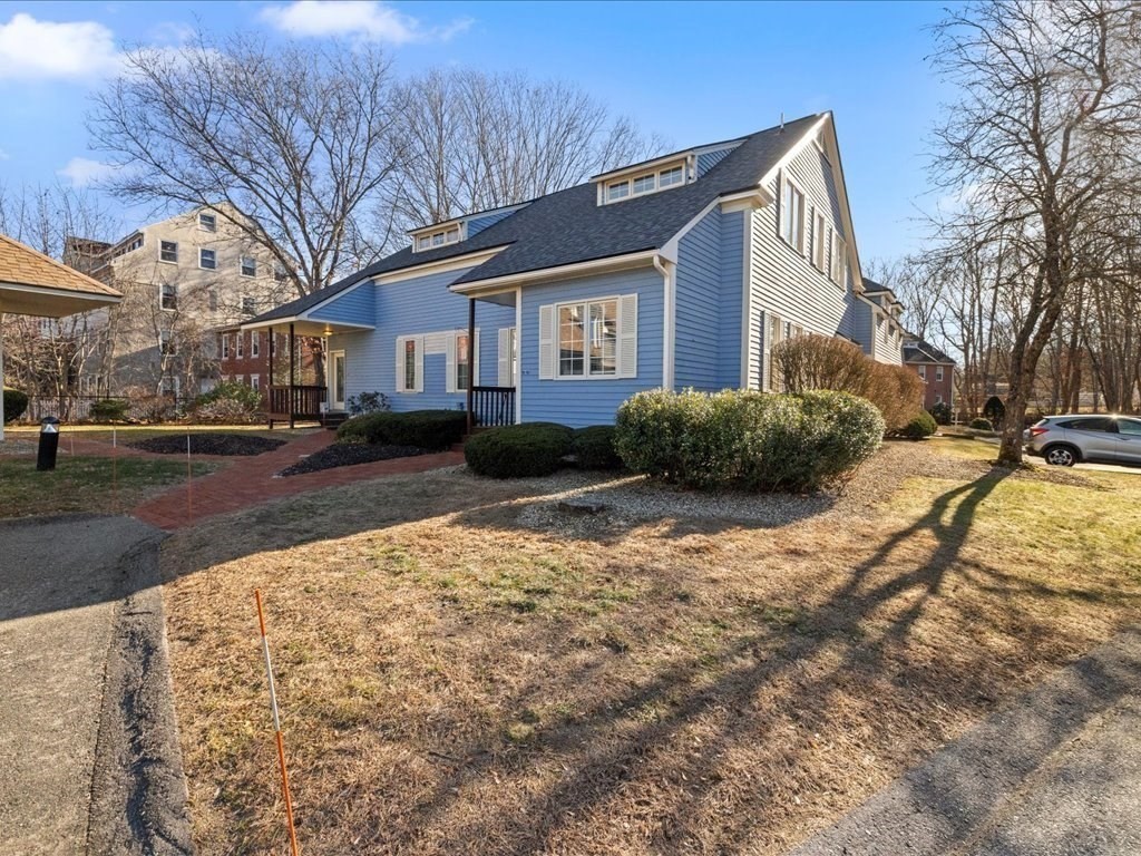 4 Strathmore Shire Dr Unit B, Uxbridge, MA 01569