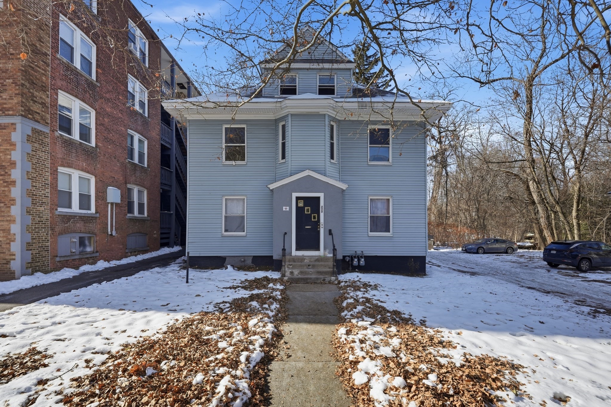 226 Fort Pleasant Ave, Springfield, MA 01108