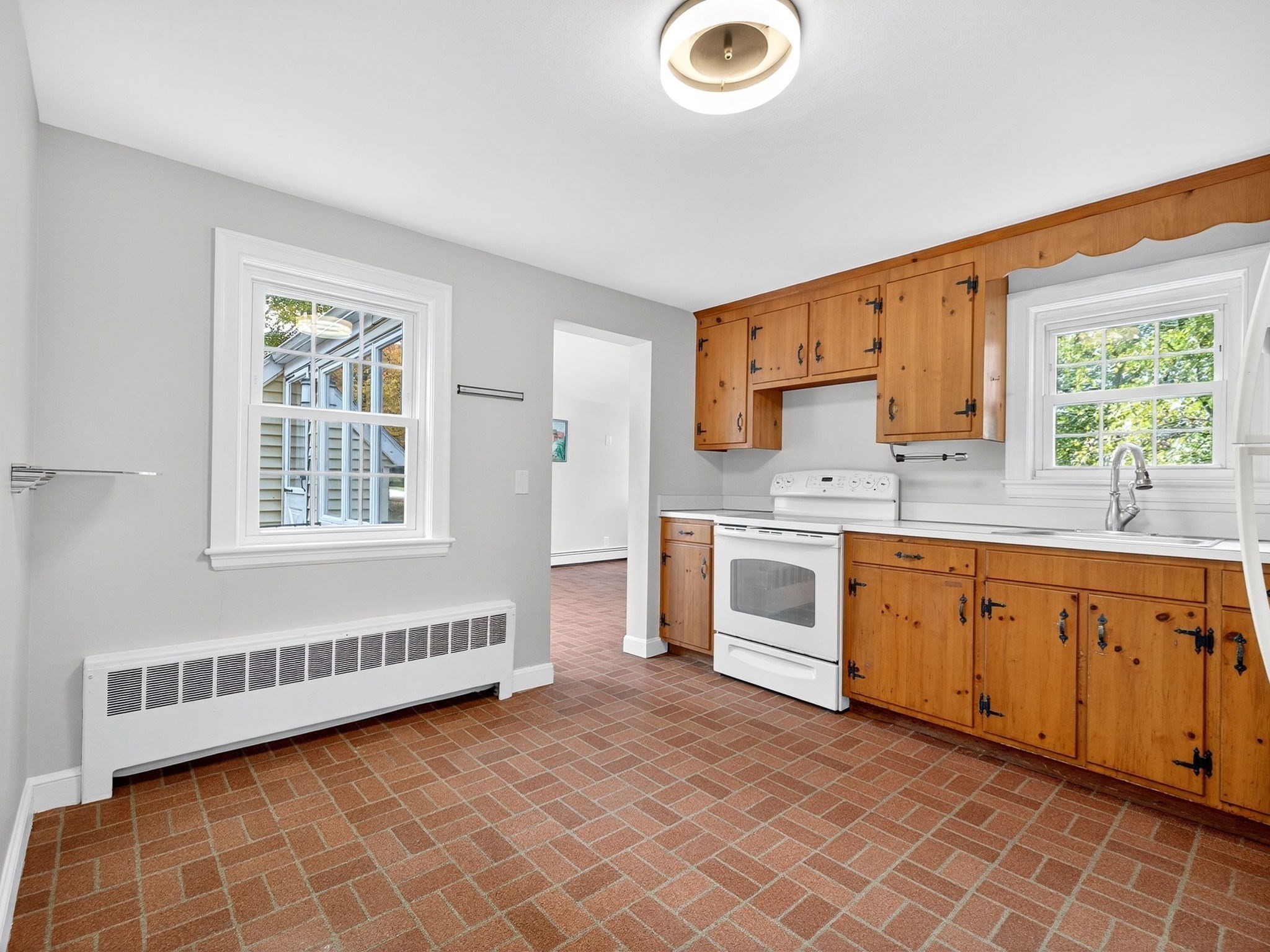 37 Pine St, Bedford, MA 01730 - Image 9