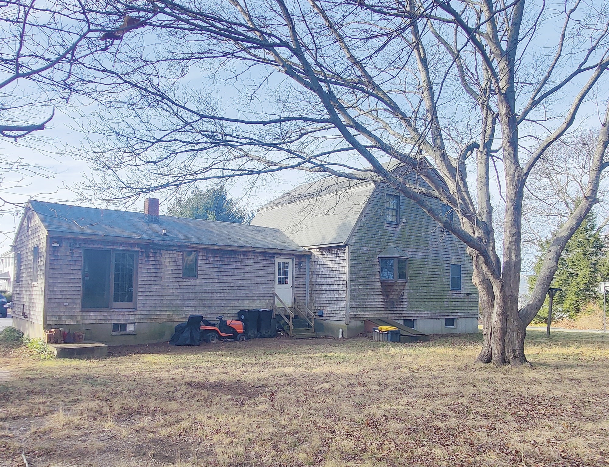 32 Morton Ave, Dartmouth, MA 02747