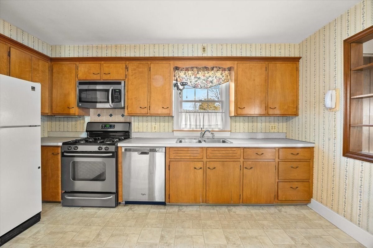 58 Randall Ave, Somerset, MA 02726 - Image 6