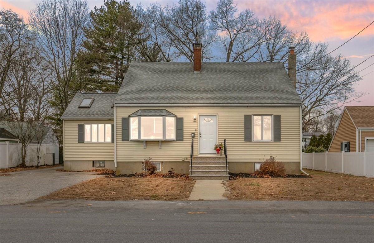 4 Maywood Terrace, Woburn, MA 01801