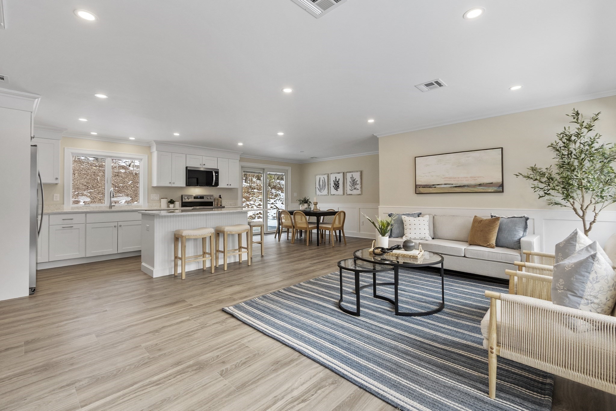 4 Richard Rd, Hudson, MA 01749