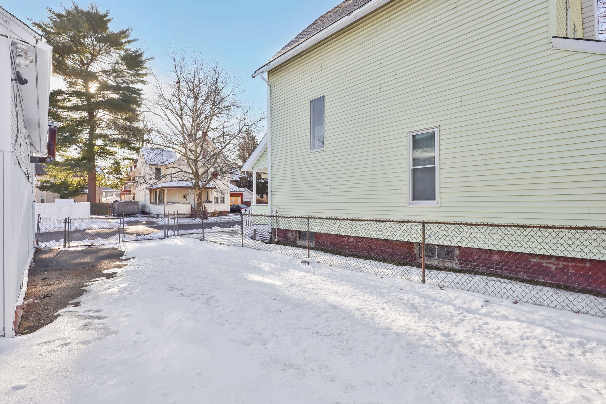 140 Dickinson St, Springfield, MA 01108 - Image 9